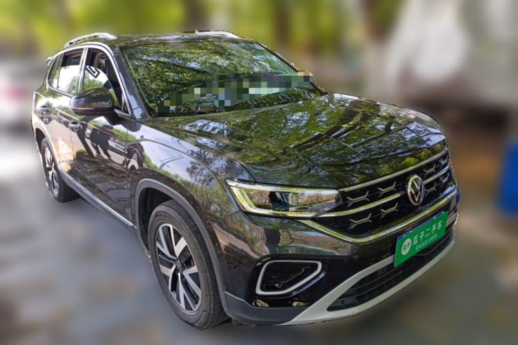 Used Volkswagen Tayron 2024 330TSI Two-Wheel Drive Luxury Plus Advanced Version Front Right 45 Deg