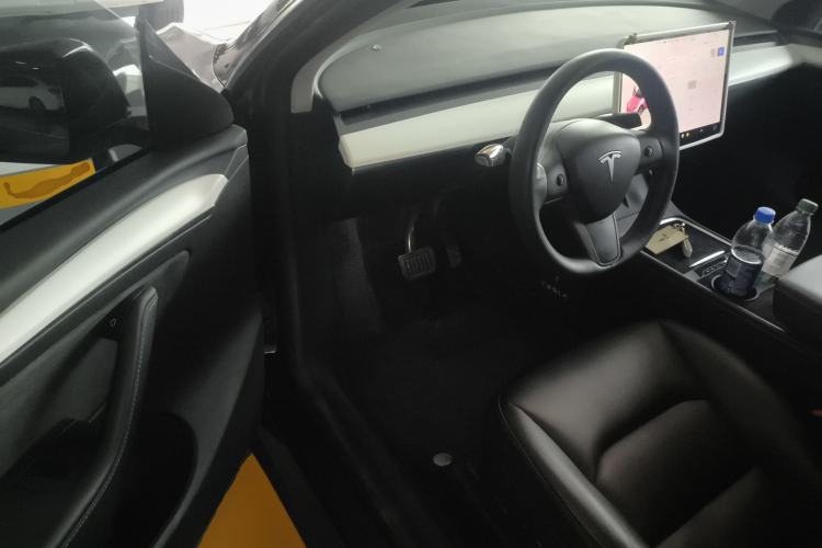 Used Tesla Model Y 2022 Rear-Wheel-Drive Version
