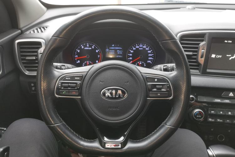 Used Kia KX5 2017 1.6T Automatic Two-Wheel Drive 15th Anniversary Special Edition DLX Steering Wheel