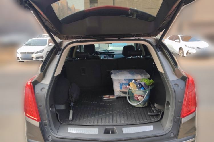 Used Cadillac XT5 2016 28T Four-Wheel Drive Luxury Model Trunk