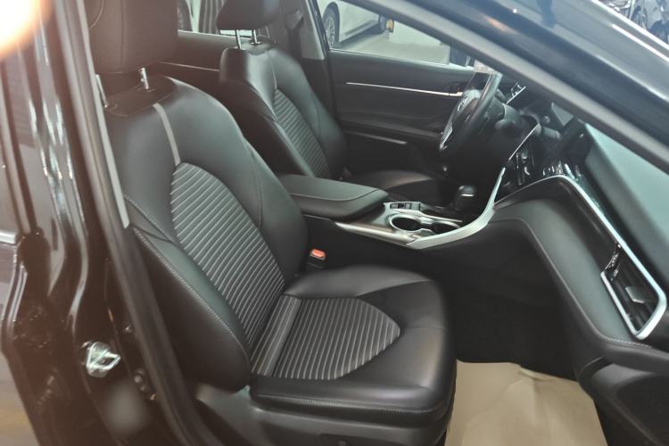 Used Toyota Camry 2022 2.5S Knight Edition Right Front Seat