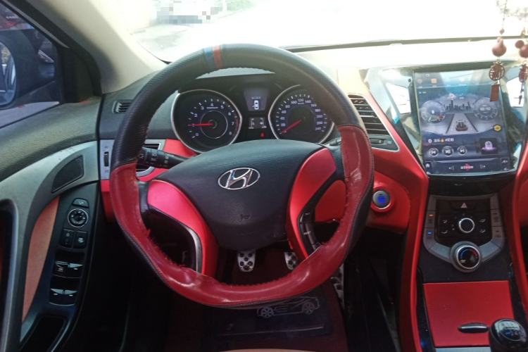 Used Hyundai Elantra (5th Generation / Langdong) 2015 1.6L Manual Leading Model
