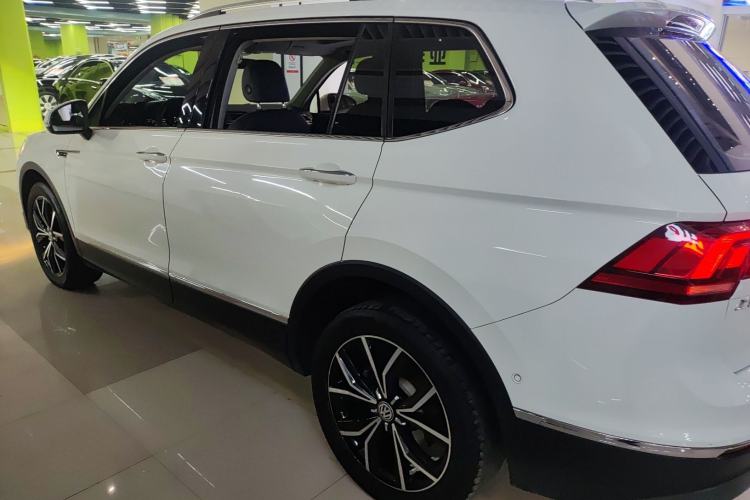 Used Volkswagen Tiguan L 2020 330TSI Automatic Two-Wheel Drive Smart Luxury Edition China VI Standard
