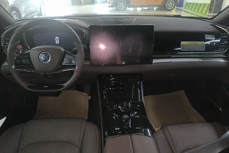 Used BYD Han 2022 DM-i 121KM Prestige Model Center Console