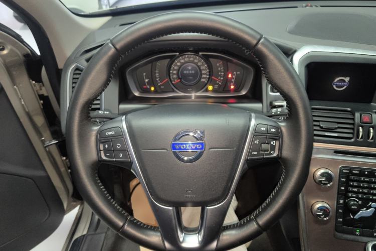 Used Volvo XC60 2017 T5 AWD Smart Upgrade Edition