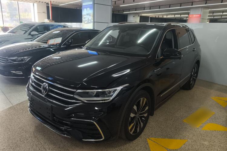 Used Volkswagen Tiguan L 2023 330TSI Automatic Two-Wheel Drive R-Line Enjoyment Edition
