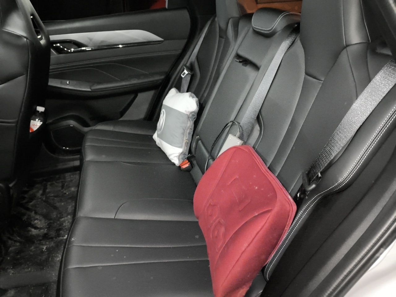 Dongfeng Aeolus L7 New Energy 2024 205 Plus — снимка 17