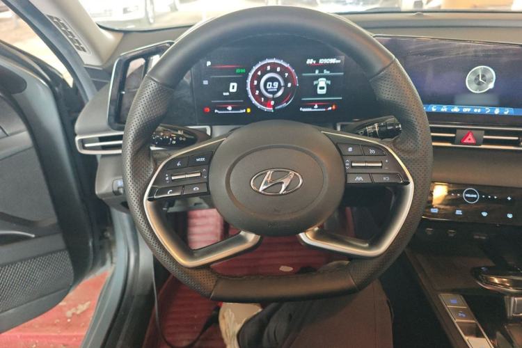 Used Hyundai Elantra 2021 1.5L CVT LUX Prestige Edition