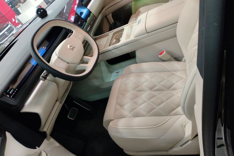 Used Nio ES8 2026 Model 6-seat Executive Signature Edition Left Front Seat