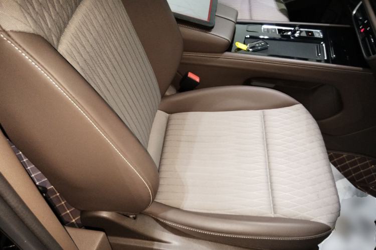 Used Volkswagen Viloran 2024 330TSI Business Edition Right Front Seat