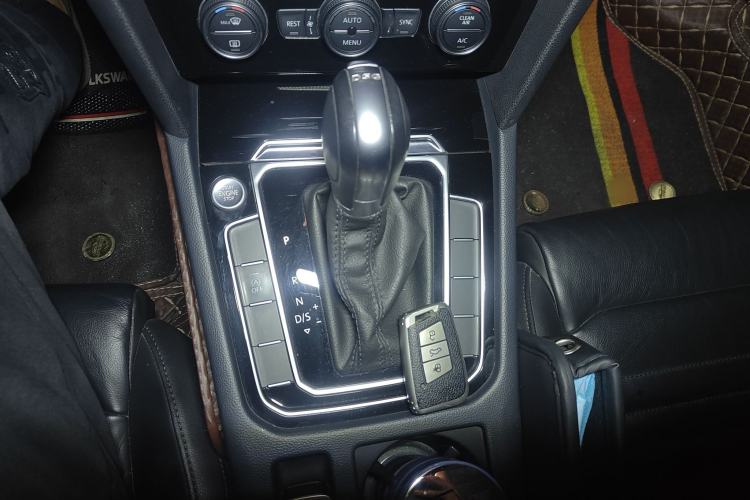 Used Volkswagen Magotan 2018 Facelift 330TSI DSG Luxury Model
