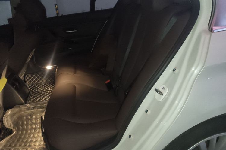 Used BMW 3 Series 2018 320Li Fashion Model Interior 4