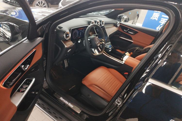 Used Mercedes-Benz GLC New Energy 2025 350 e L 4MATIC Collector's Edition Driver Seat