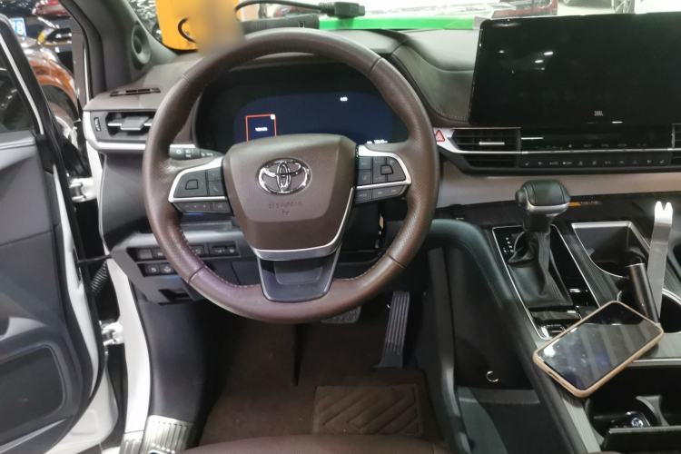 Used Toyota Granvia 2023 2.5L Hybrid Flagship VIP Edition