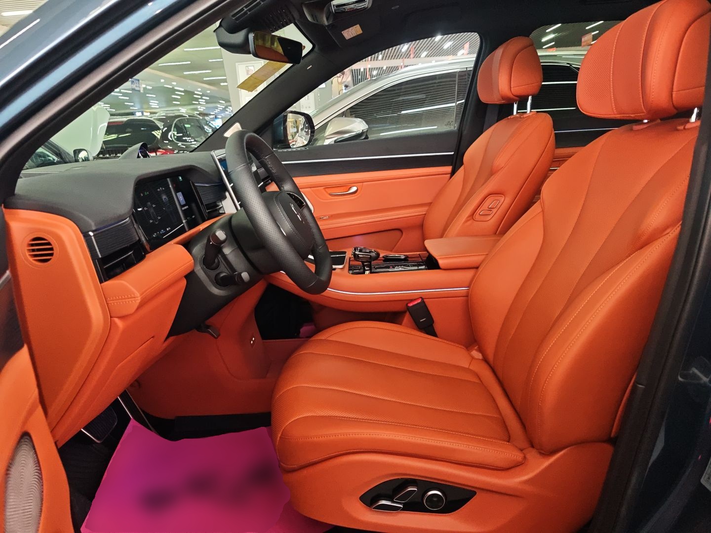 Переднее сиденье в автомобиле