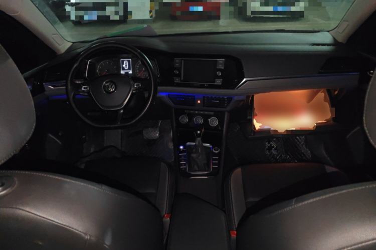 Used Volkswagen Sagitar 2019 200TSI DSG Comfort Version China VI Standard Center Console