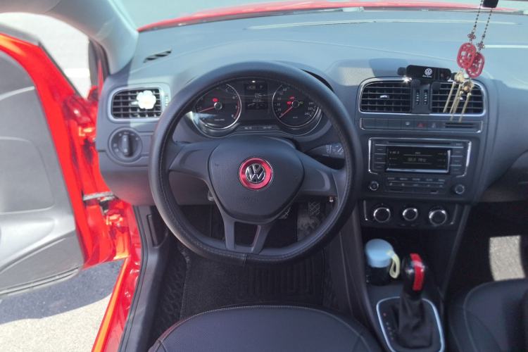 Used Volkswagen Polo 2014 1.4L Automatic Comfort Edition Steering Wheel