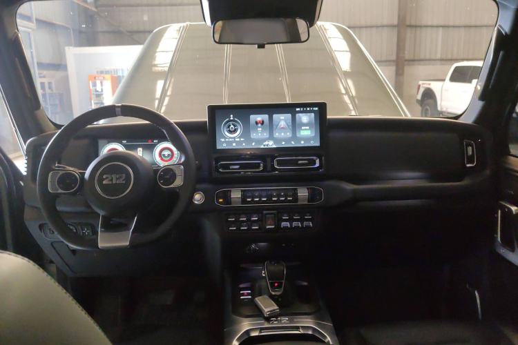 Used 212 T01 2024 2.0T Mechanic