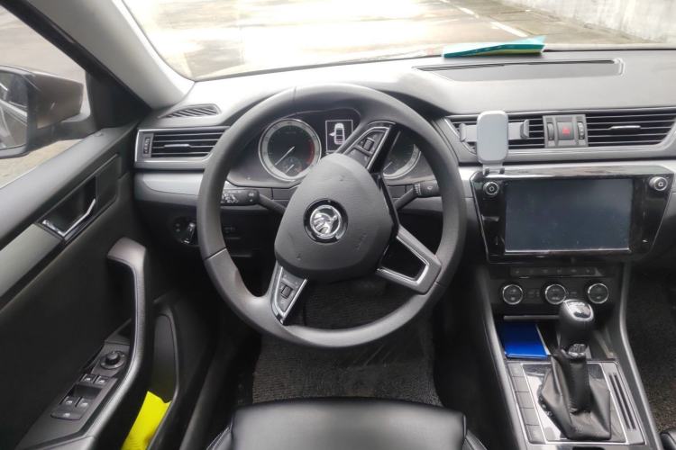 Used Skoda Superb 2018 TSI330 DSG Comfort Edition China V Standard Steering Wheel