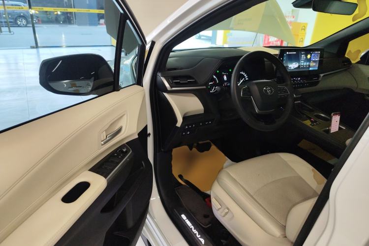 Used Toyota Sienna 2024 2.5L Hybrid Four-Wheel Drive Prestige Edition
