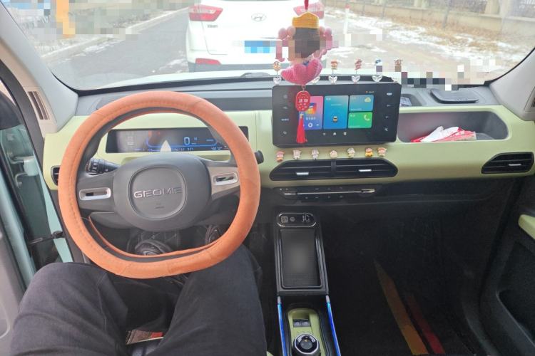 Used Geely Galaxy Panda 2023 Panda Mini 120km Super Cute Bear Center Console