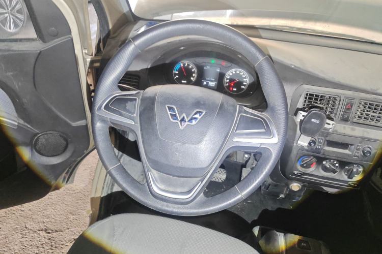 Used Wuling Rongguang EV 2020 Basic Version 7-Seater 300 km