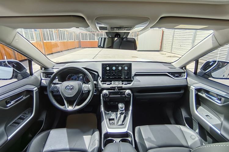 Used Toyota Wildlander 2022 2.0L CVT Two-Wheel Drive Luxury Edition Interior 3