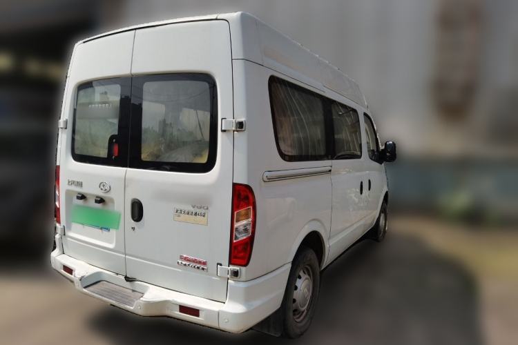 Used SAIC MAXUS Xintu V80 2017 2.5T AMT Aoyuntong China IV Short Wheelbase Mid-Roof 5/6/10-Seater

