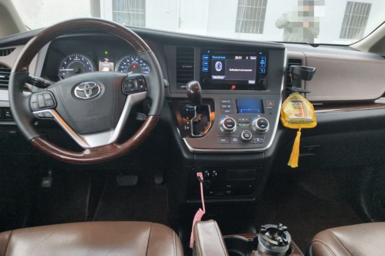 Used Toyota SIENNA 2015 3.5L Four-Wheel Drive L