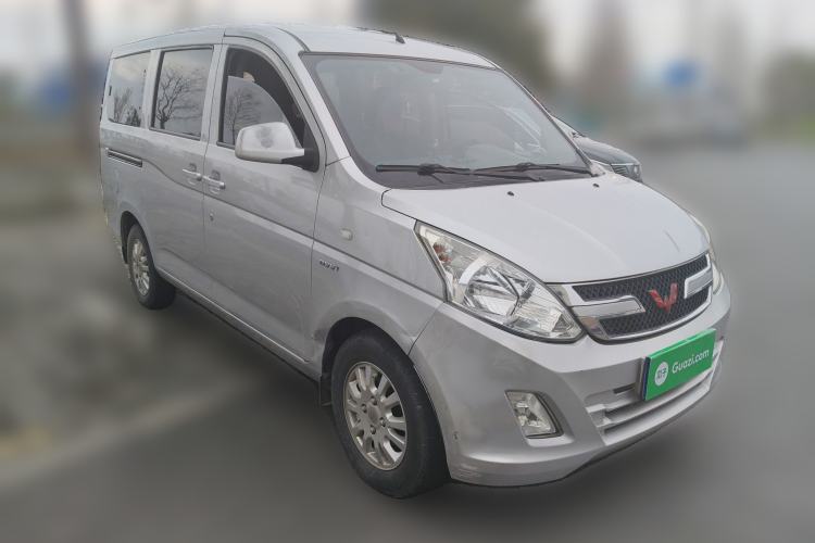 Used Wuling Rongguang V 2018 1.5L Standard Version Front Right 45 Deg