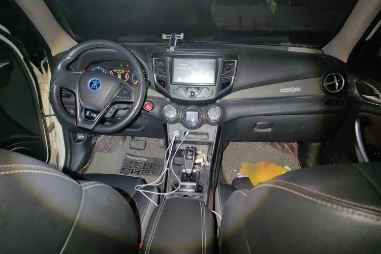 Used BYD Song New Energy 2017 Song DM 1.5TID All-Wheel Drive Luxury Model Center Console