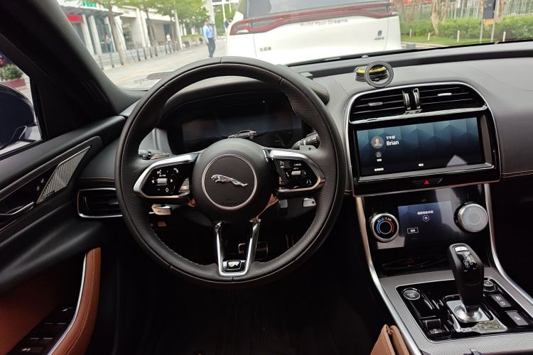 Used Jaguar XEL 2025 2.0T 250 PS R-DYNAMIC 90th Anniversary Edition Steering Wheel