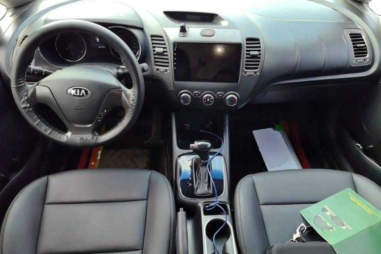 Used Kia K3 2016 1.6L Automatic GL Center Console