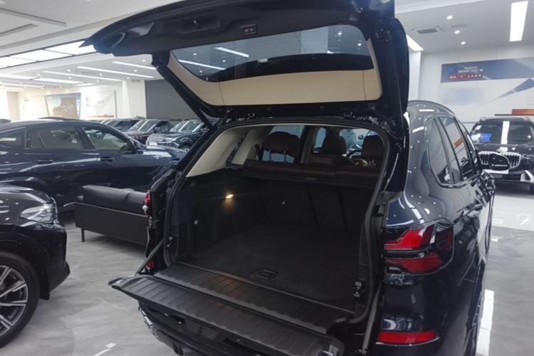 Used BMW X5 2023 xDrive 30Li Luxury M Sport Night Edition Package
