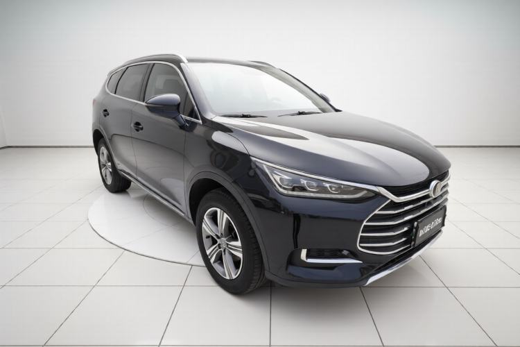 Used BYD Tang 2018 2.0T Automatic SmartConnect Luxury Edition 5 Seats China V Standard
