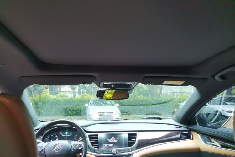 Used Buick LaCrosse 2018 28T Luxury Model Headliner