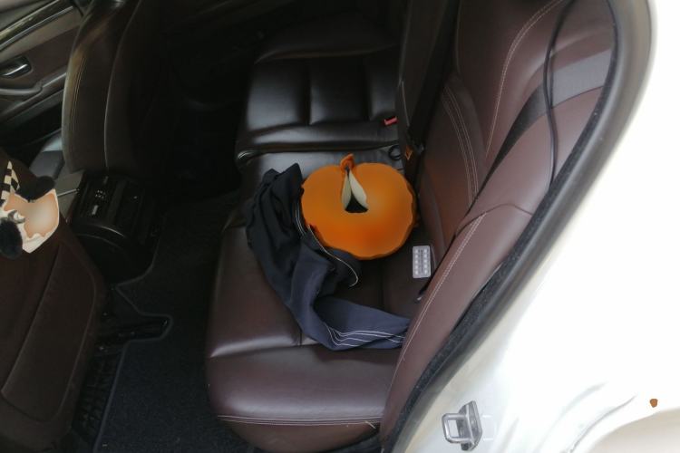 Used BMW 5 Series 2014 525Li Luxury Design Package Left Rear Seat