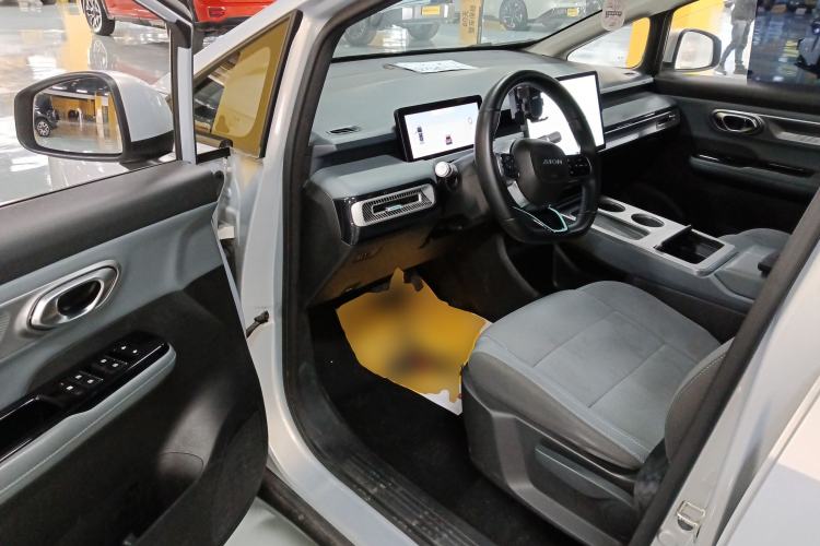 Used AION Y 2024 Younger