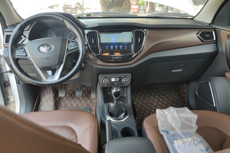 Used FAW Senya R7 2017 1.6L Manual Luxury Model
