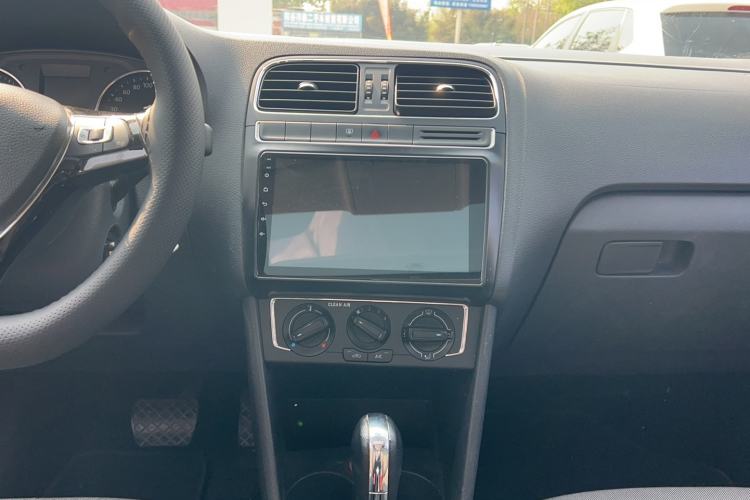 Used Volkswagen Polo 2016 1.6L Automatic Comfort Model
