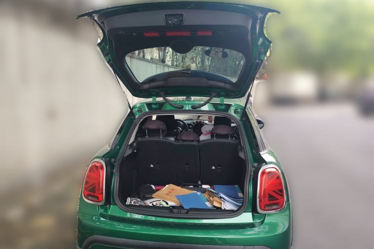 Used MINI 2023 1.5T ONE Five-Door Edition Trunk