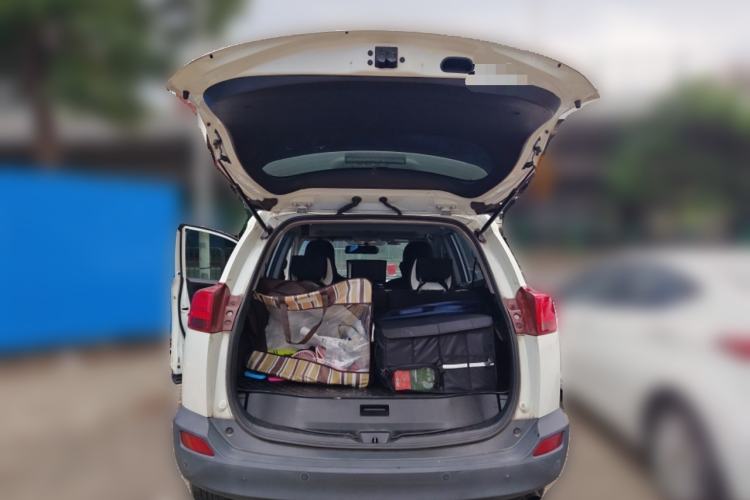 Used Toyota RAV4 2016 2.0L CVT Two-Wheel Drive Fashion Edition China V Standard
