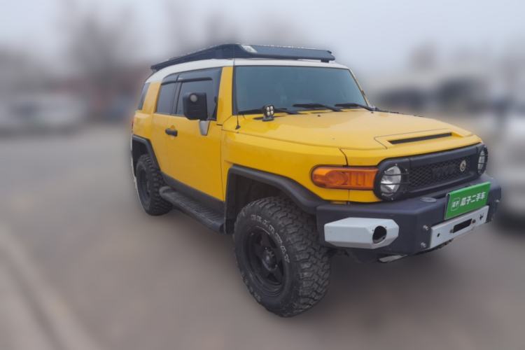 Used Toyota FJ Cruiser 2017 4.0L Dual Airbags Dual Fuel Tanks JBL – Middle East Front Right 45 Deg