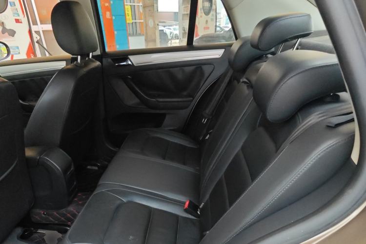 Used Volkswagen Bora 2014 1.6L Automatic Comfort Model Left Rear Seat