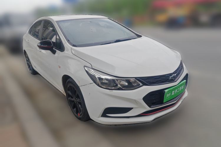 Used Chevrolet Cruze 2018 Redline 320 Automatic Pioneer Edition Front Right 45 Deg