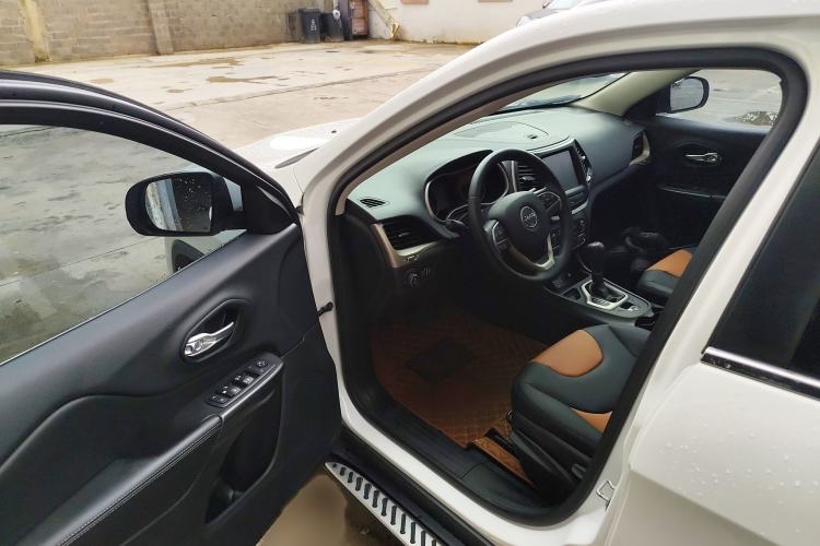 Used Jeep Cherokee 2016 2.0L Smart Version