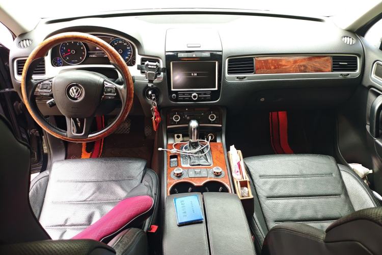 Used Volkswagen Touareg 2011 3.0 TSI High-End Version
