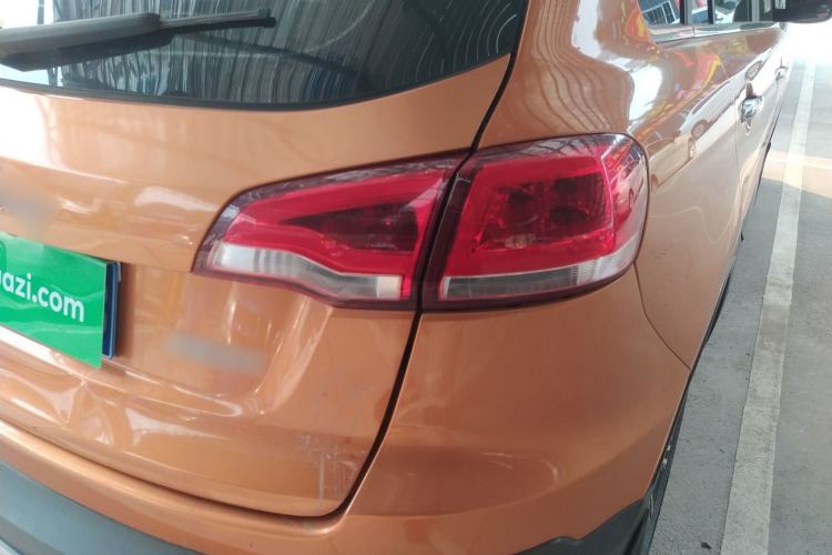 Used Zotye Domy X5 2017 Upgraded Model 1.5T Manual Luxury Edition
