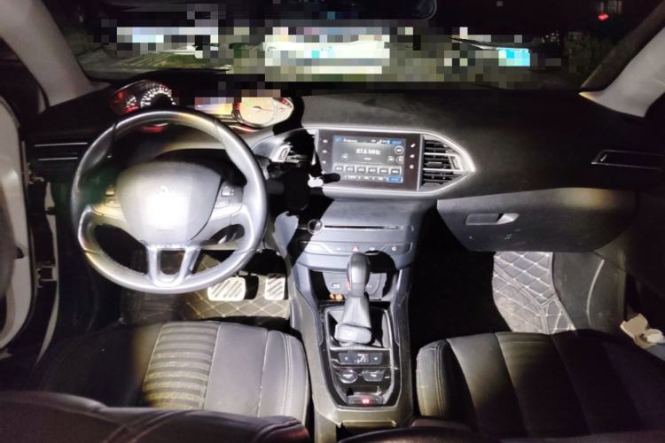 Used Peugeot 308S 2015 1.6T Automatic Ruichi Edition Center Console