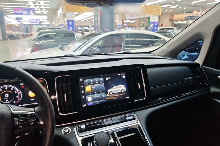 Used GAC Trumpchi M8 2023 Lingxiu Series 390T Prestige Edition Center Console